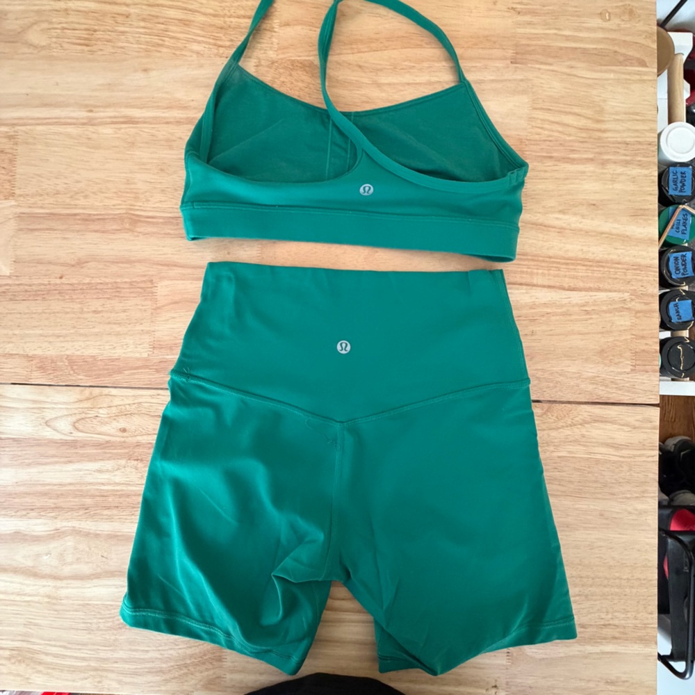 lululemon Kelly Green set: Flow Y sports bra  & Align High Rise Biker Shorts 6”